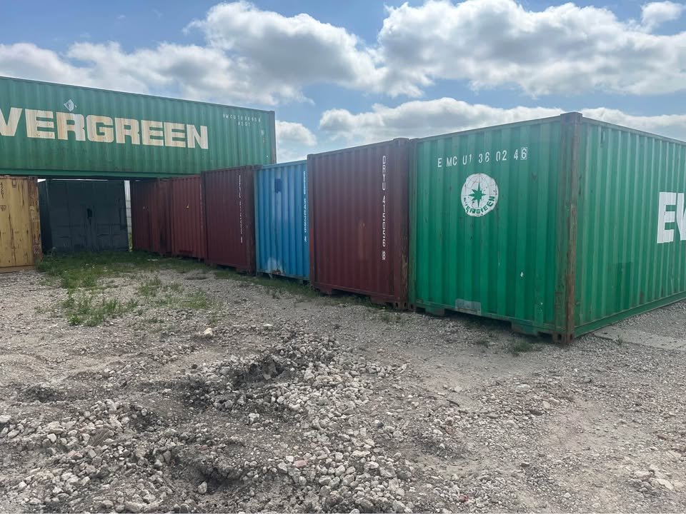 40’ Standard Height Shipping Containers - Image 4
