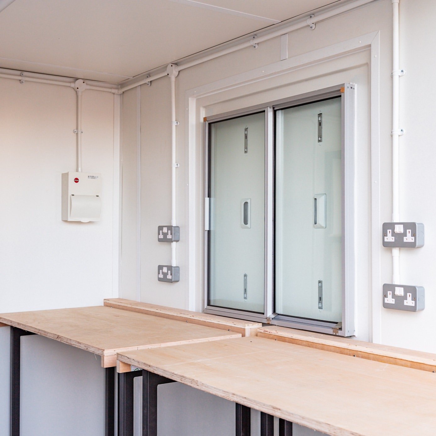 10ft Custom Workshop/Office Shipping Container - Image 3