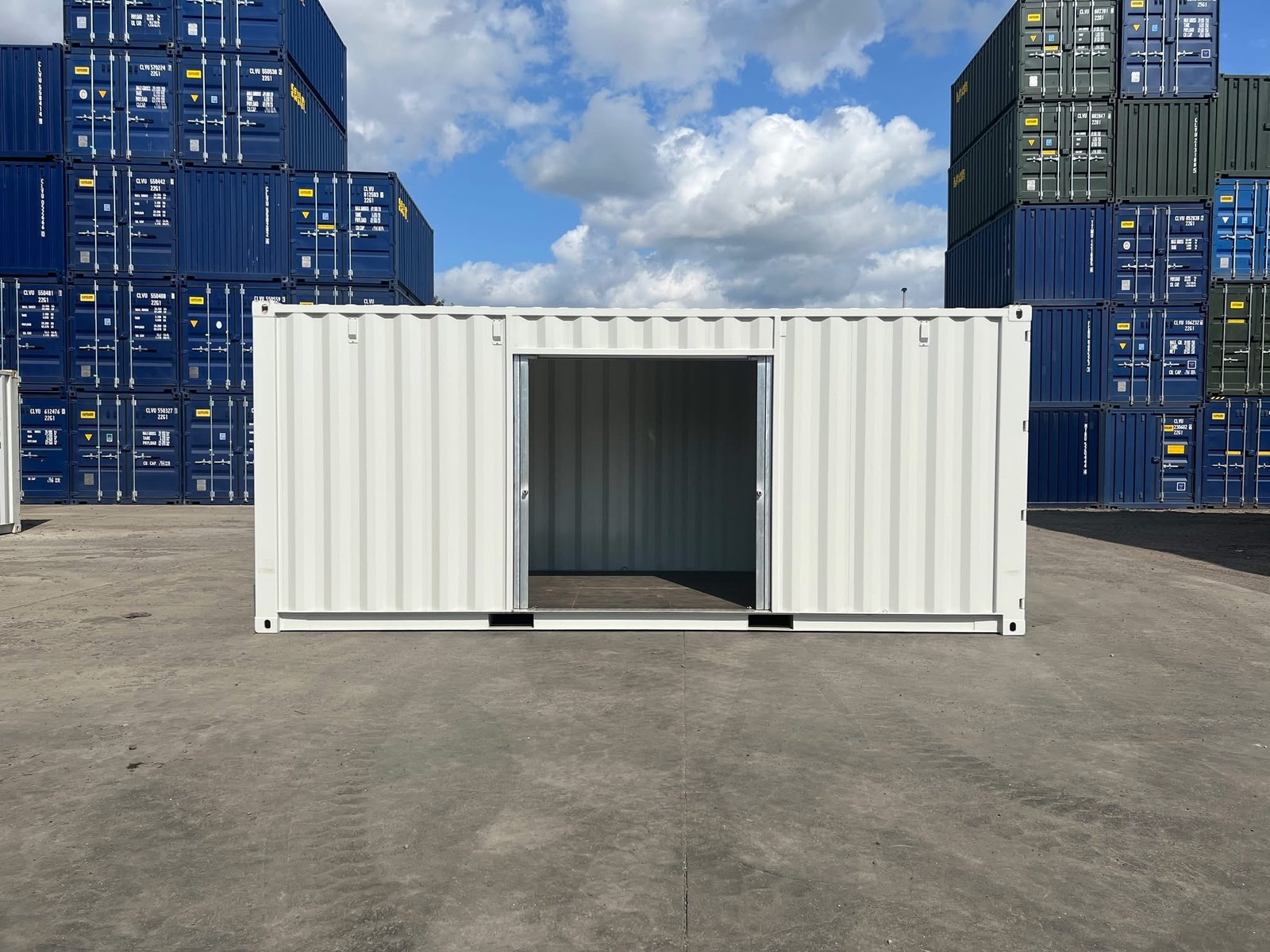 20ft Custom One Trip Shipping Container – Roller Shutter & RAL 7035 Respray - Image 4