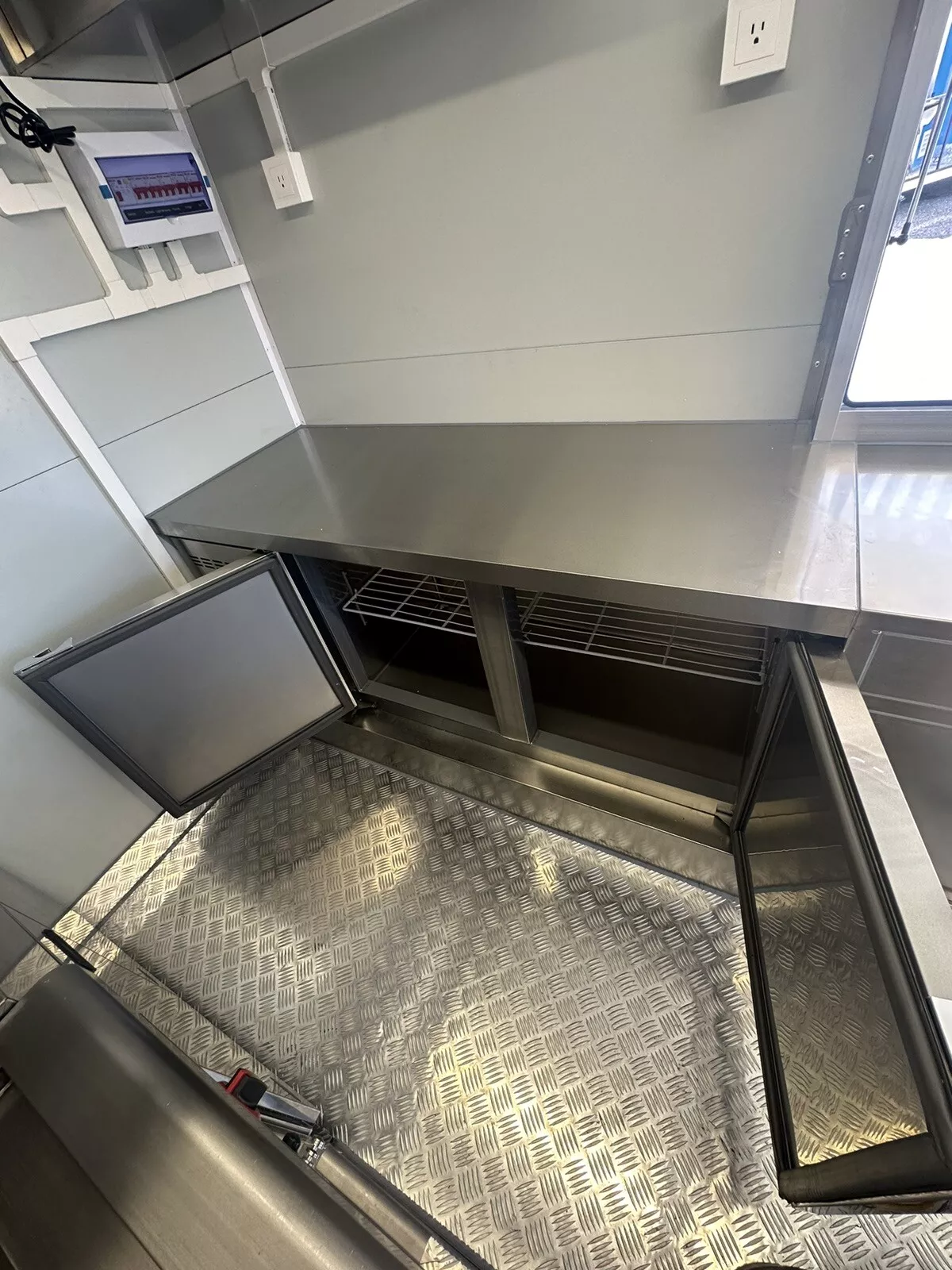 New 14 Foot Fully Equipped Food Trailer Ready - Image 10