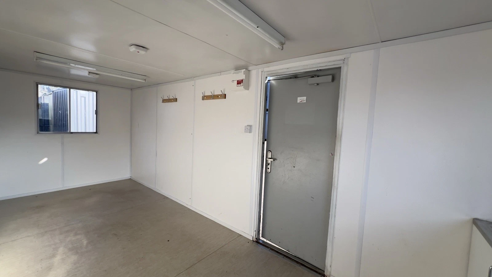21 X 8FT SITE OFFICE / CANTEEN / SITE CABIN / PORTABLE BUILDING - Image 9