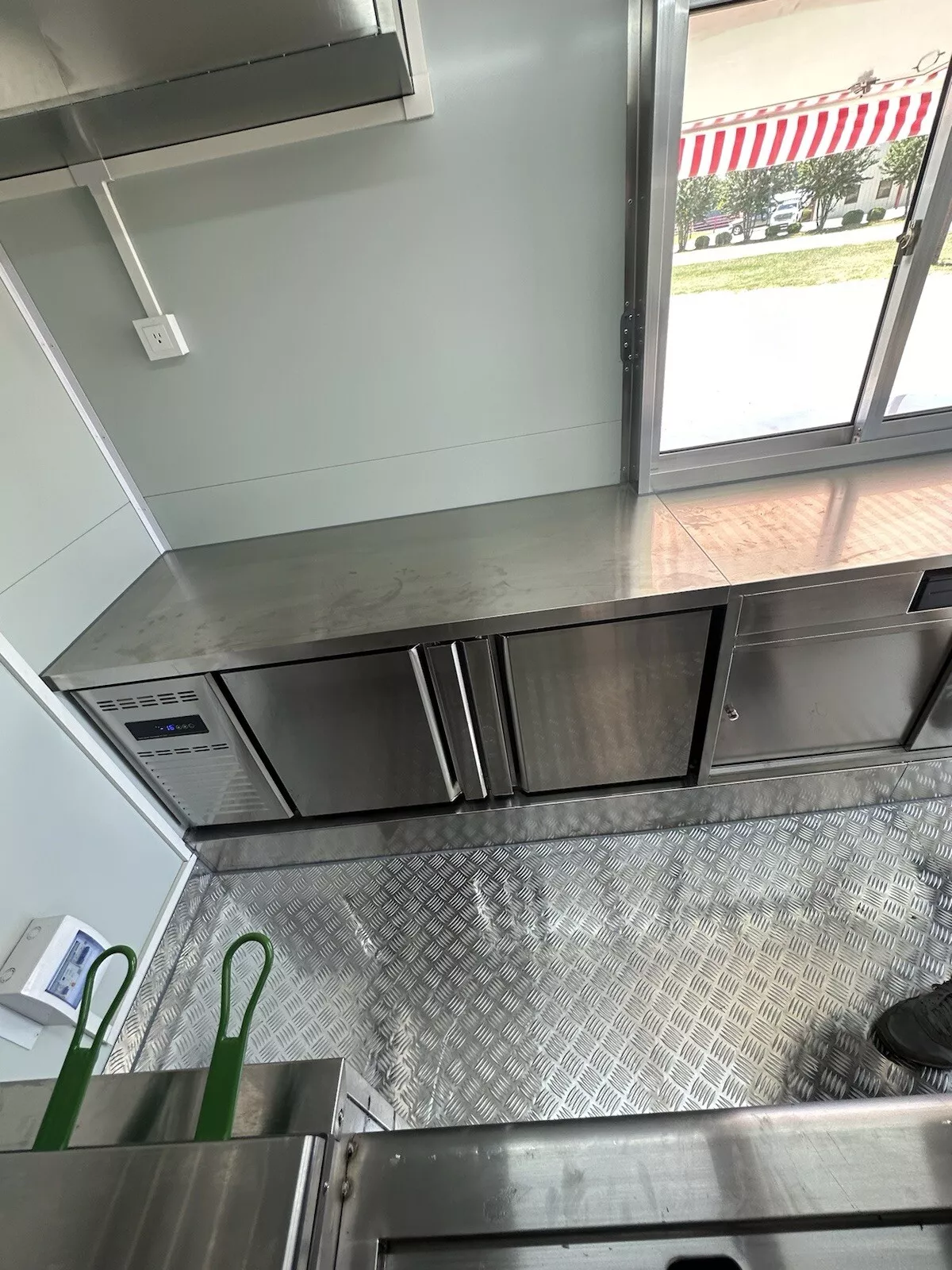 New 14 Foot Fully Equipped Food Trailer Ready - Image 12