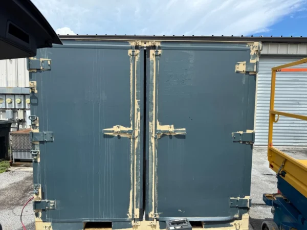 Lightweight Quad Door Shipping Container Split into two sides ...