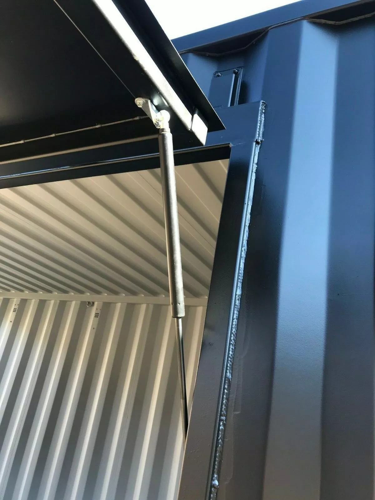 20ft shipping container kitchen/coffee shop/street food -Clean - Image 3