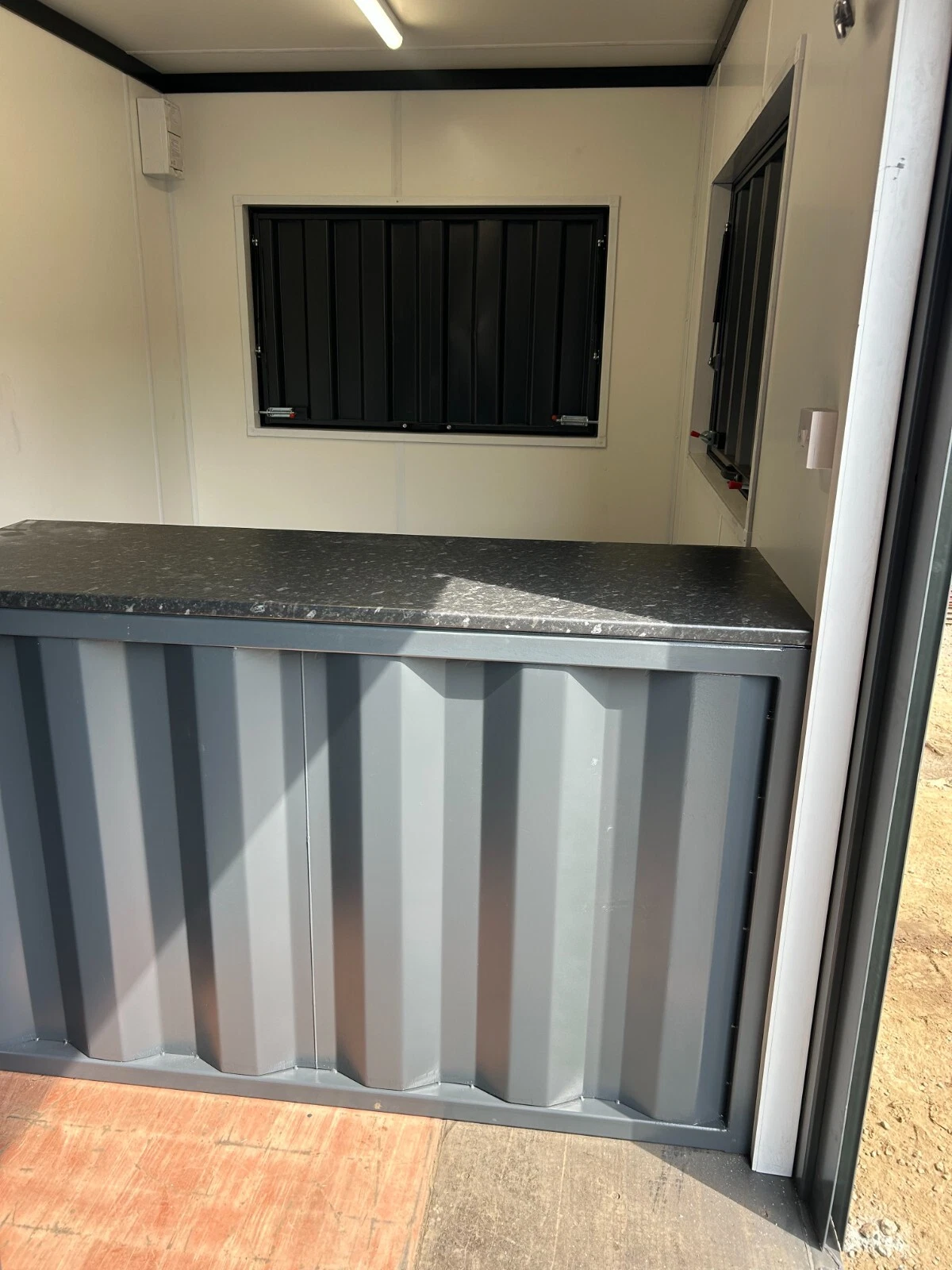 20ft x 8ft Shipping Container - Street Food/Coffee Shop/Food Kiosk - Image 5