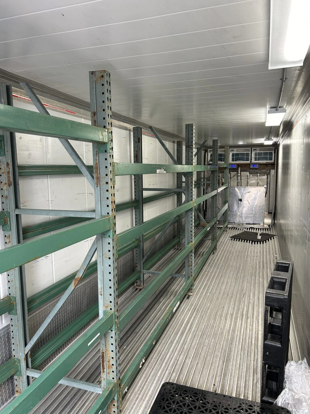 Maersk Used 40ft Cold Storage Reefer Container – Model CCR18060 - Image 8